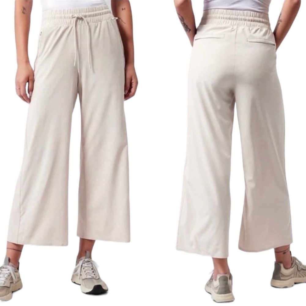 Athleta Avenue Wide Leg Crop Pants Casual Athleisure Size 8 Cream